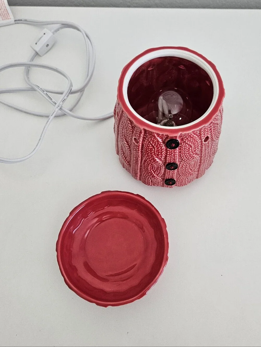 Scentsy includes lightbulb